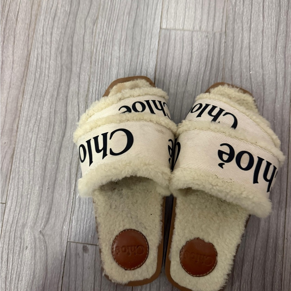 Chloé Cream Shearling Logo Slide Sandals with Tan Leather Accents